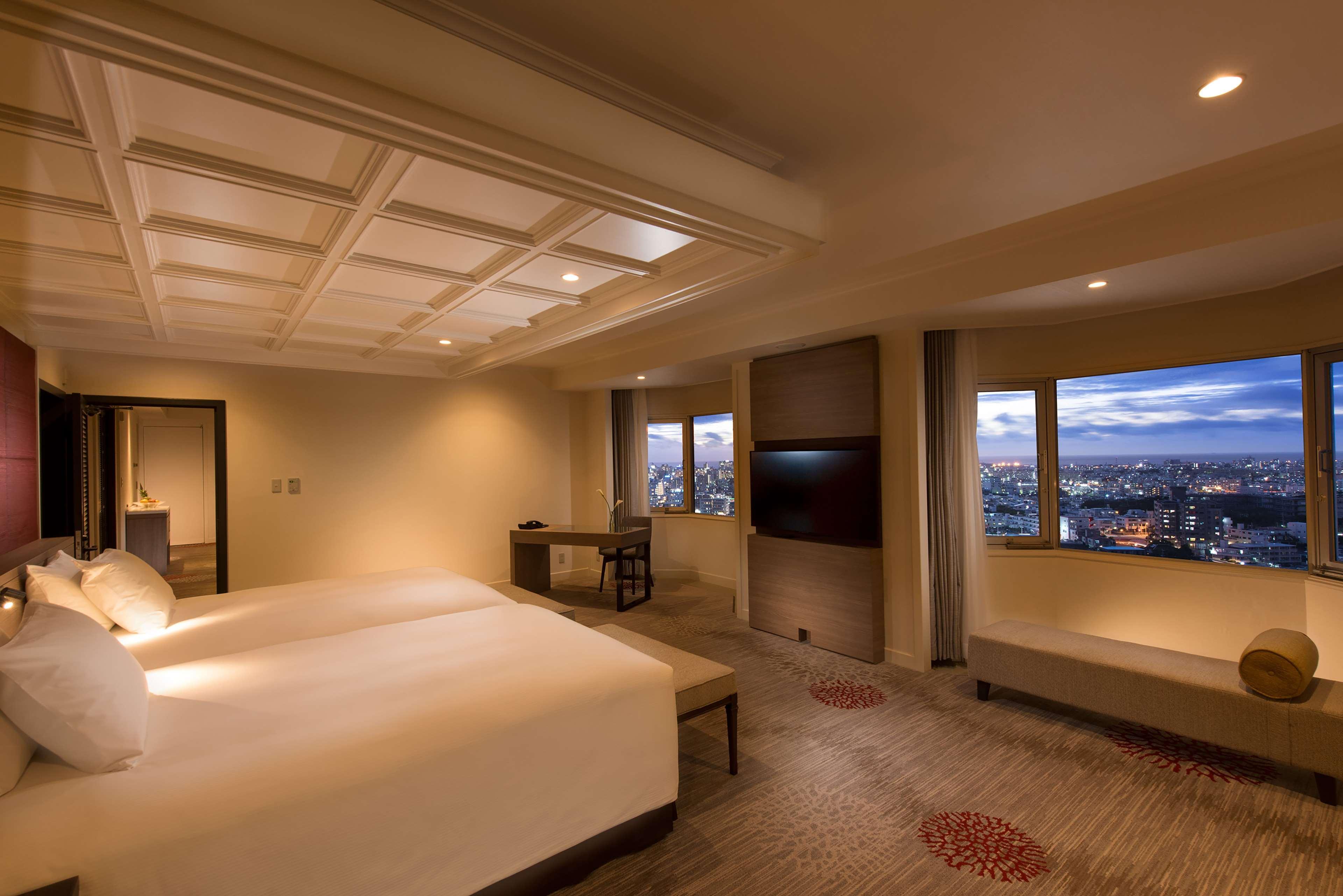 Doubletree By Hilton Naha Shuri Castle Eksteriør billede