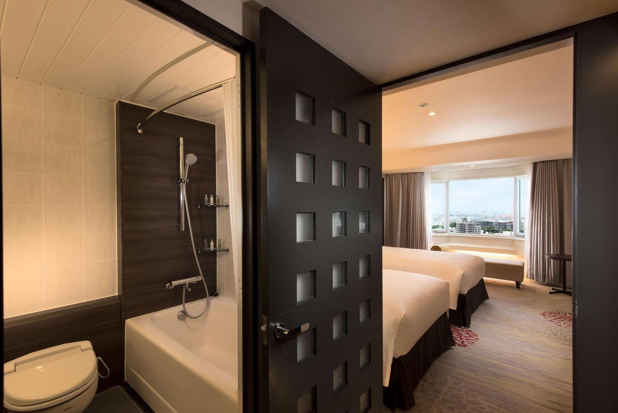 Doubletree By Hilton Naha Shuri Castle Eksteriør billede